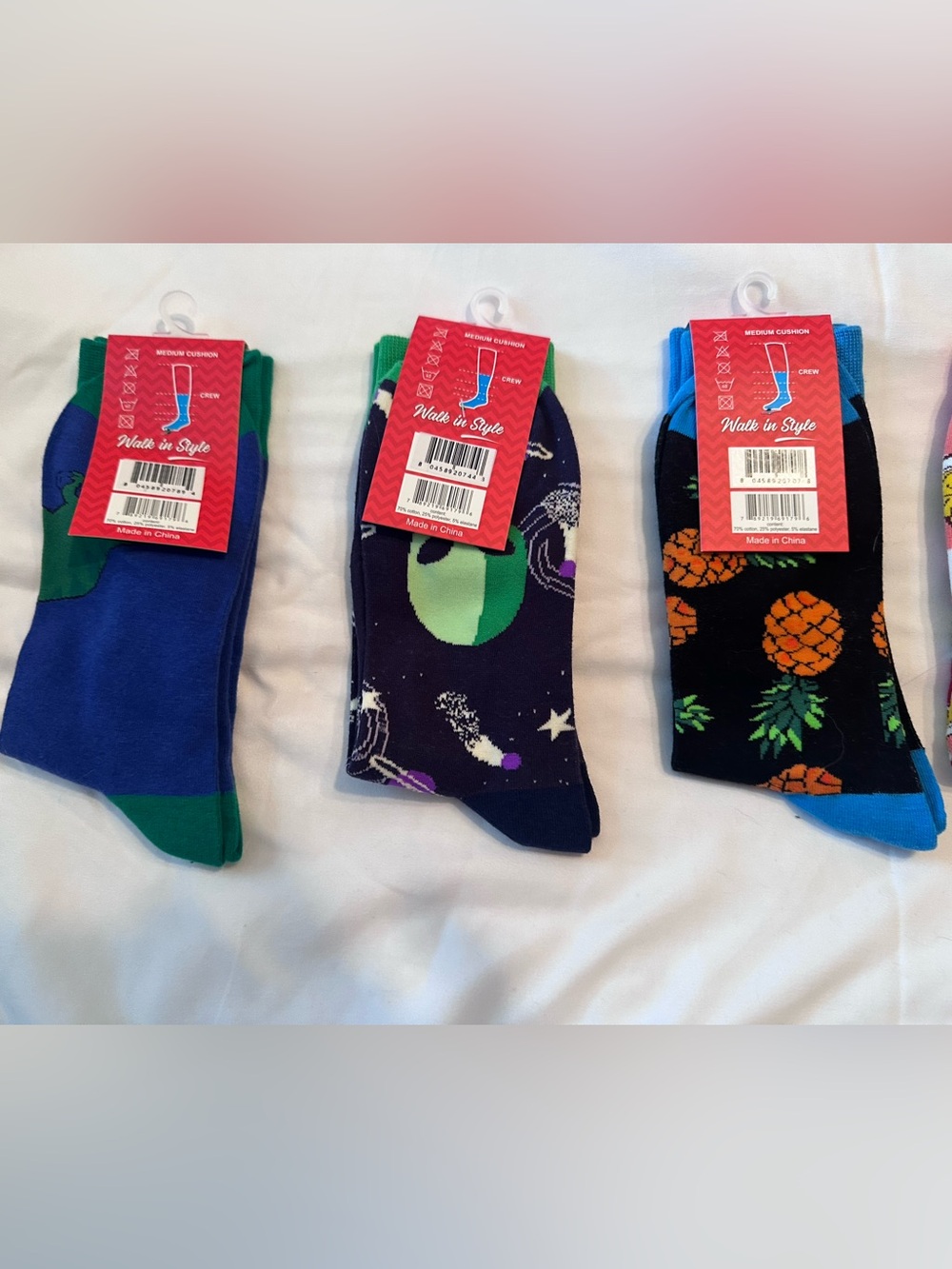 Sillies Socks NWT Novelty Crew Socks 6-Pair Bundle Set Alien Dino Pineapple - Picture 4 of 6